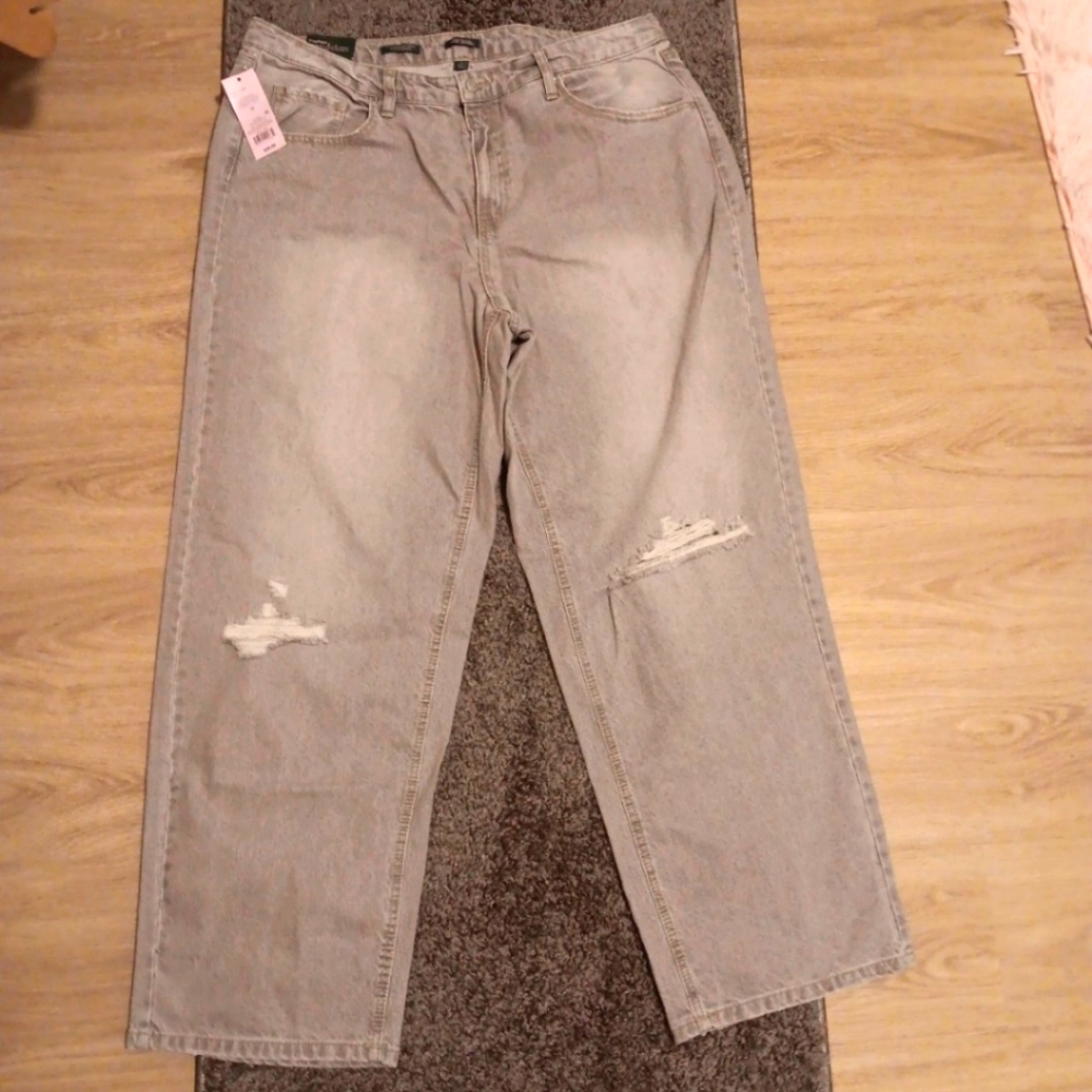 NWTS Easy Ridgid Distressed 90's Straight Cut Jeans Size 17